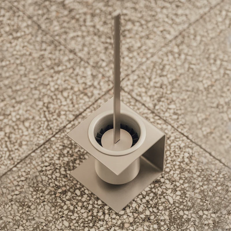 Nástenný držiak so štetkou RAWW, prírodný hliník