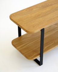 Odkladací stolík Bote s dubovým masívom