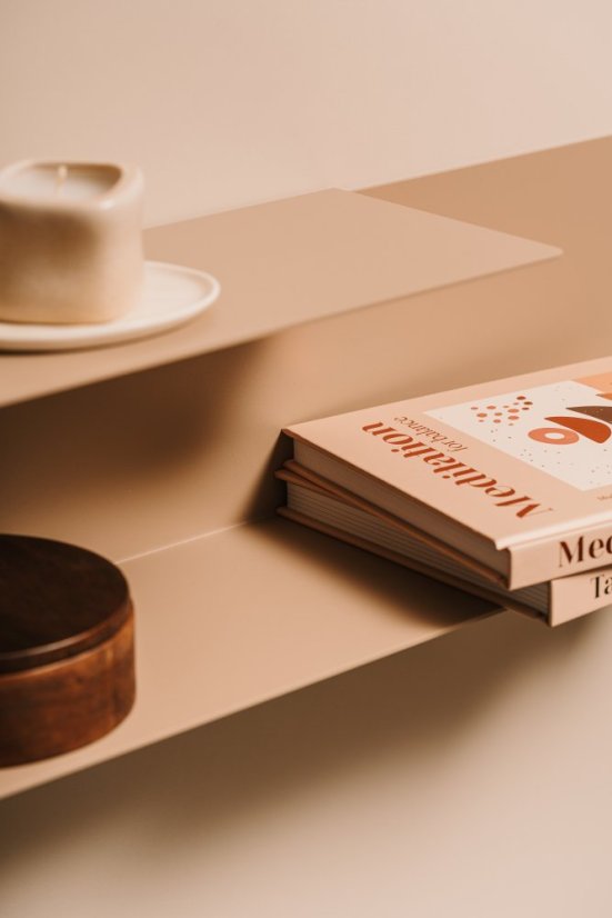 Nástenná kovová polica Porto pieskovo šedá - Veľkosť: L - pravý variant