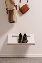 Nástenná kovová polica na topánky Torino biela