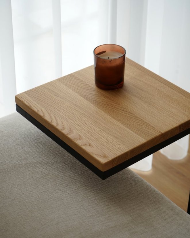 Odkládací stolek Dimo s masivní dubovou deskou