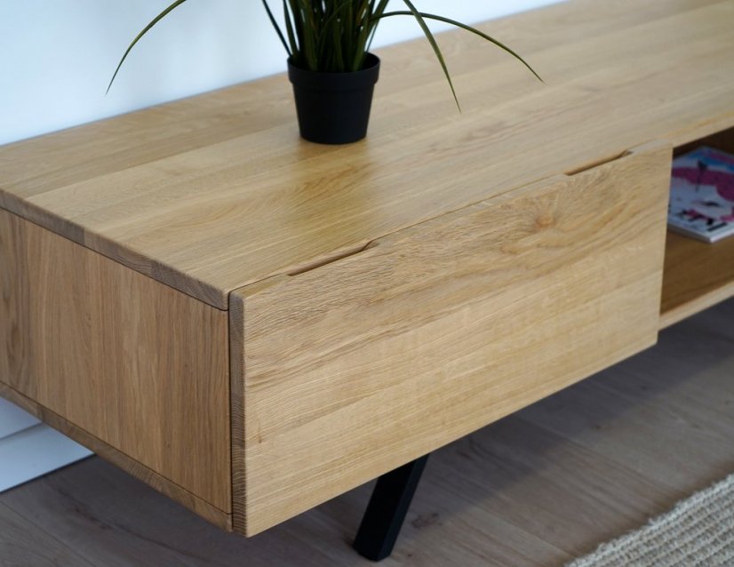 TV stolek Harmony z dubového masivu