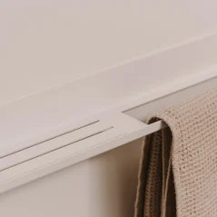 Kovová nástenná polica do kúpeľne Roma biela