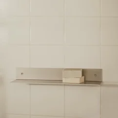 Nástenná kovová polica RAWW do sprchy, prírodný hliník