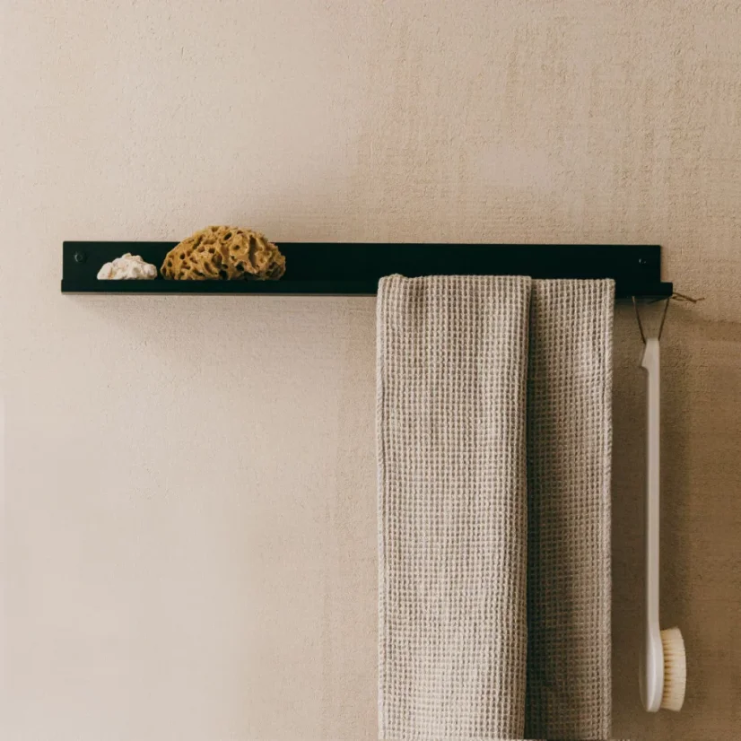 Kovová nástenná polica do kúpeľne Roma pieskovo šedá