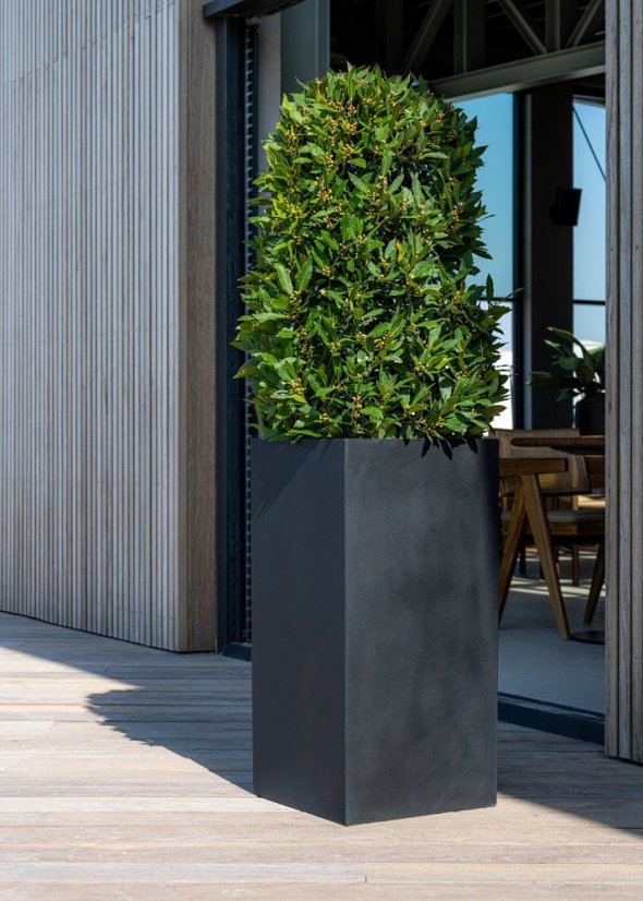 Květináč Bouvy černý