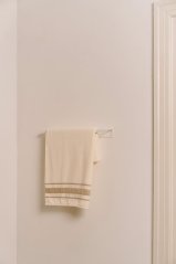 Kovový držiak na uteráky Tallinn jednoduchý biely