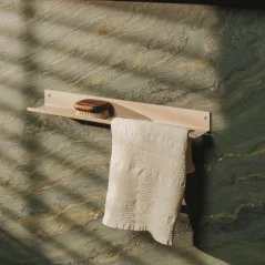 Kovová nástěnná police do koupelny Roma pískově šedá