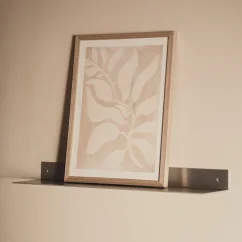 Nástenná kovová polica RAWW v tvare L prírodný hliník