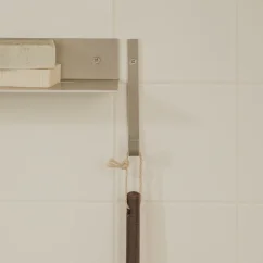 Nástenný háčik RAWW, prírodný hliník