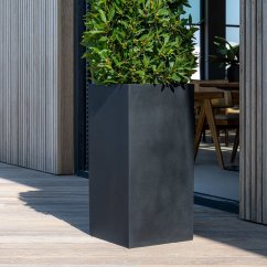 Květináč Bouvy černý