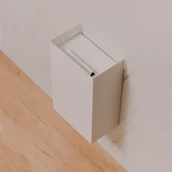 Nástěnný kovový odpadkový koš Riga bílý