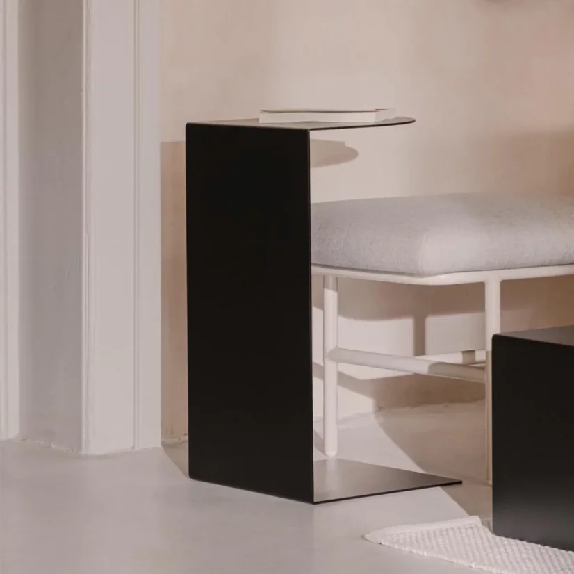 Kovový odkladací stolík Berlin - Farba: Čierna