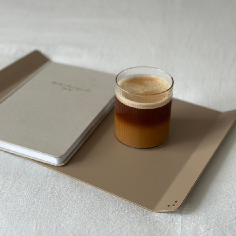 Hliníkový podnos Stockholm pískově šedý - Velikost: L