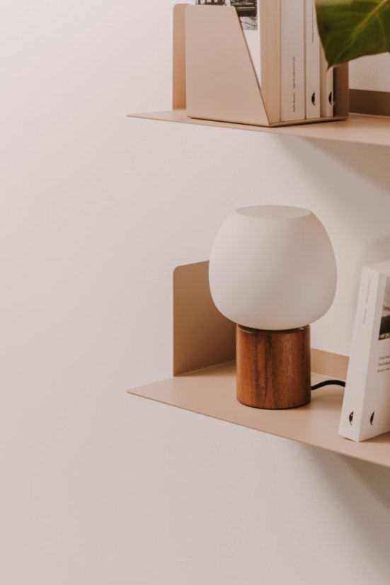 Nástěnná kovová police Firenze pískově šedá