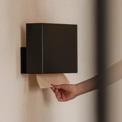 Kovový nástěnný zásobník na papírové ručníky Vilnius