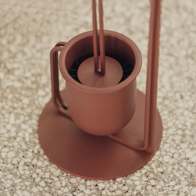 Kovový samostatne stojaci držiak toaletného papiera so štetkou Monaco