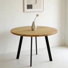 Kulatý jídelní stůl Rondo s masivní dubovou deskou