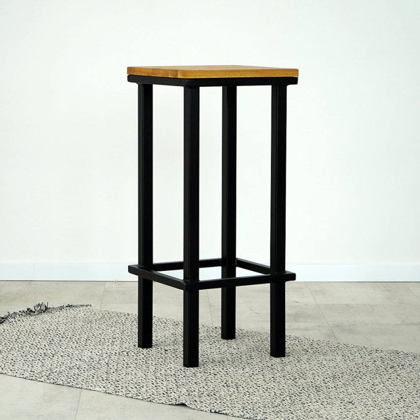 Barová stolička Camilo s masívnou dubovou doskou