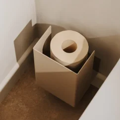 Kovový držák na toaletní papír Amsterdam pískově šedá