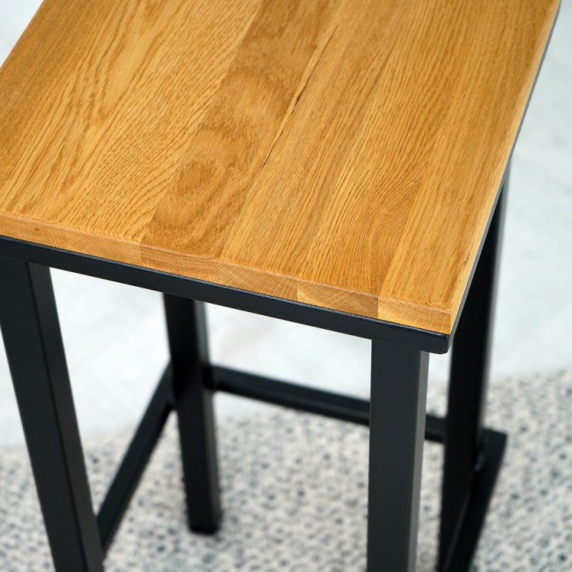 Barová stolička Camilo s masívnou dubovou doskou