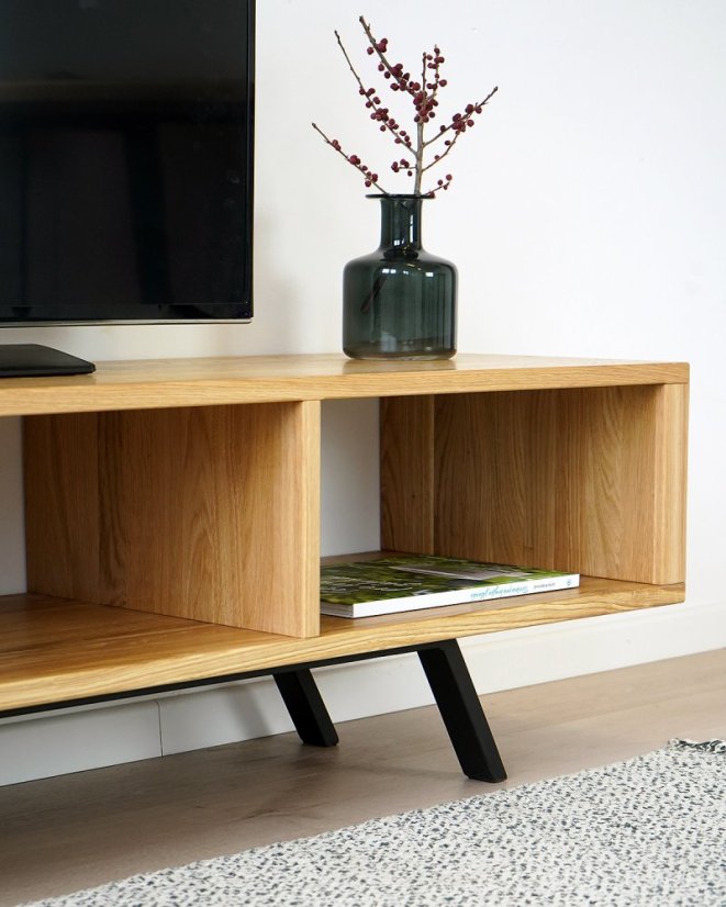 TV stolek Alfa z dubového masivu
