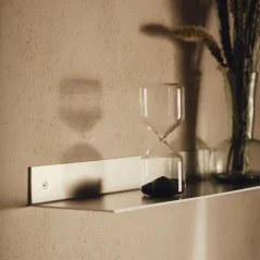 Nástěnná kovová police RAWW ve tvaru L přírodní hliník