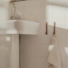 Designový nástěnný kovový háček Malmo