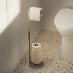 Kovový samostatne stojaci držiak na toaletný papier Malaga