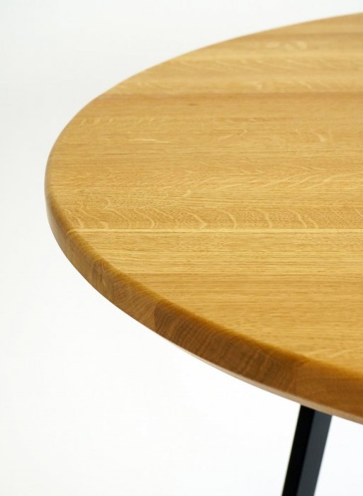 Kulatý jídelní stůl Rondo s masivní dubovou deskou