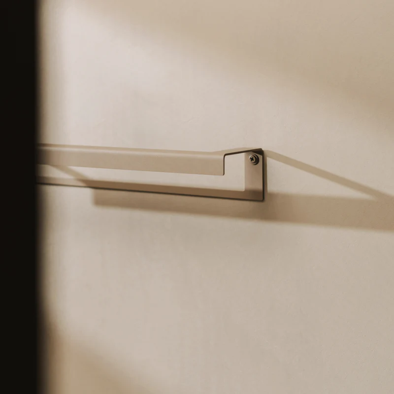 Kovový držiak na uteráky Tallinn jednoduchý pieskovo šedý - Veľkosť: S