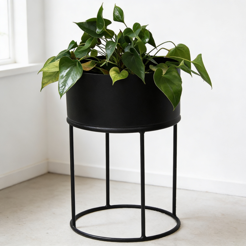 Kruhový kovový kvetináč Bella - Farba výrobku: čierna RAL 9005